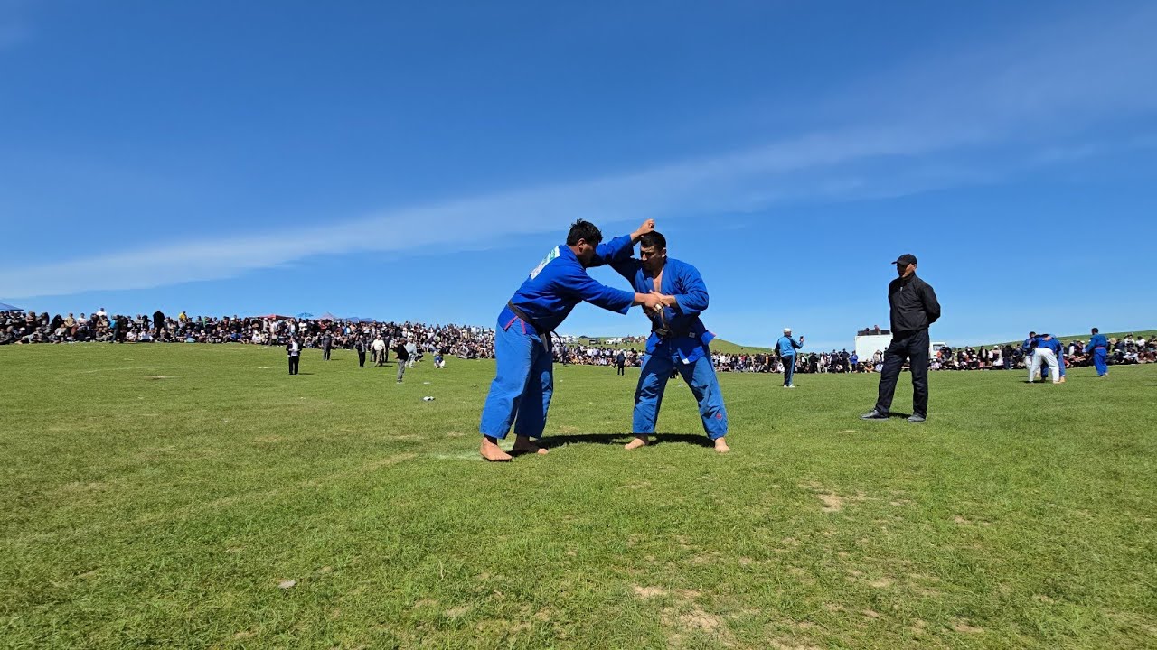 CHIROQCHI MARKAZIY STADIONDA KATTA KURASH