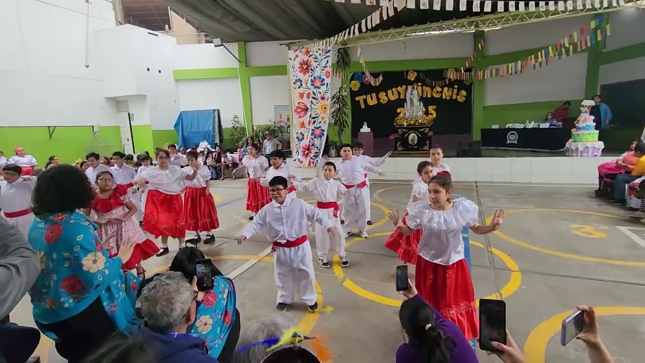 Ritmo Color y Sabor a cargo de los alumnos de 5to Grado - San Gabriel 
