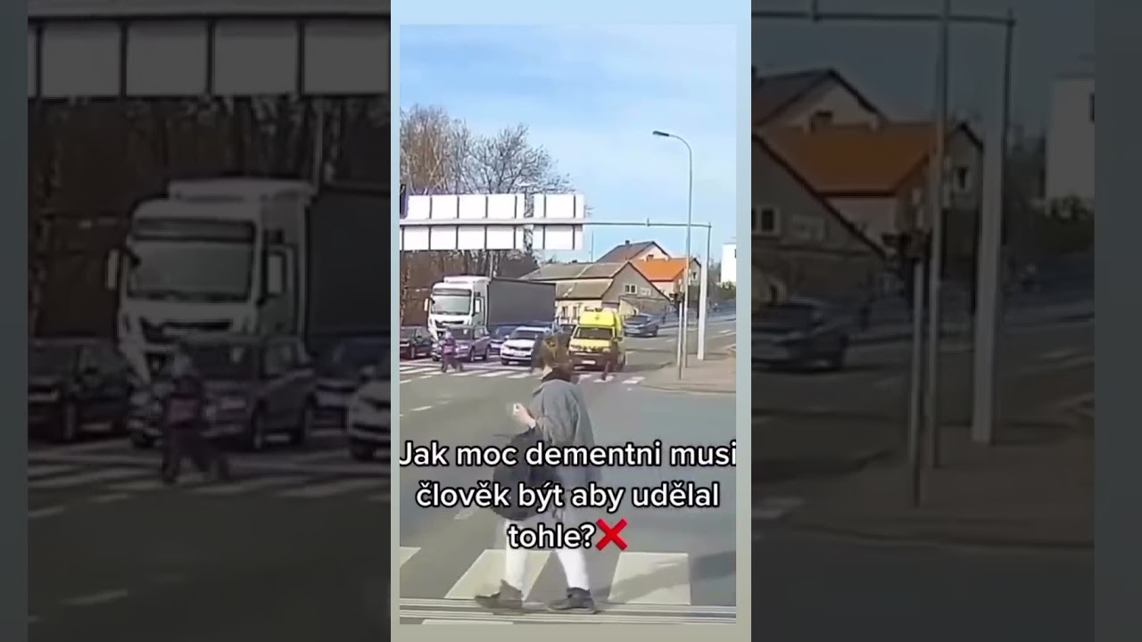 Chodci nedali přednost sanitce *skand&aacute;l*