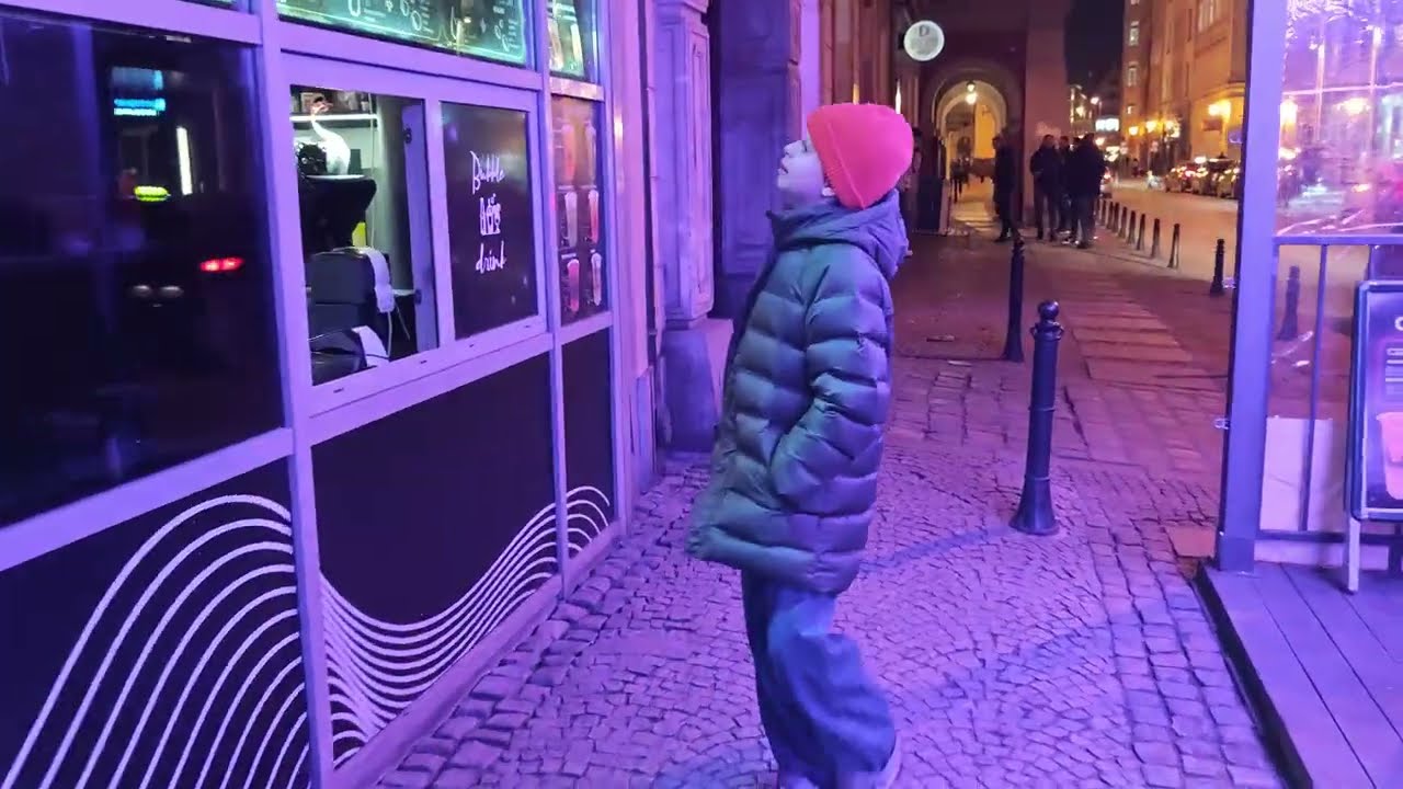 Wrocław, X15, 2026, spacer Mikołaja do Rynku Starego Miasta  VID 20260220 190921