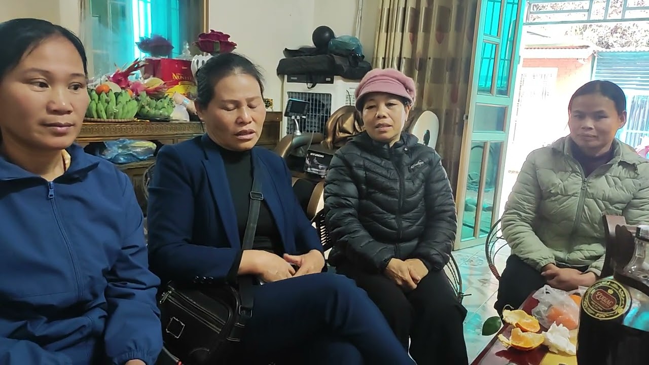 Các em xóm khưa lay và xóm nà tẩư bà ngần chân đau về thăm lượn chúc chị mấy câu 