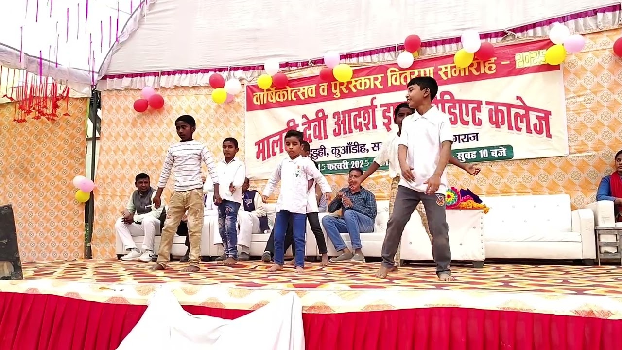 सबसे आगे होंगे हिन्दुस्तानी- Dance performance by class 3 boys.