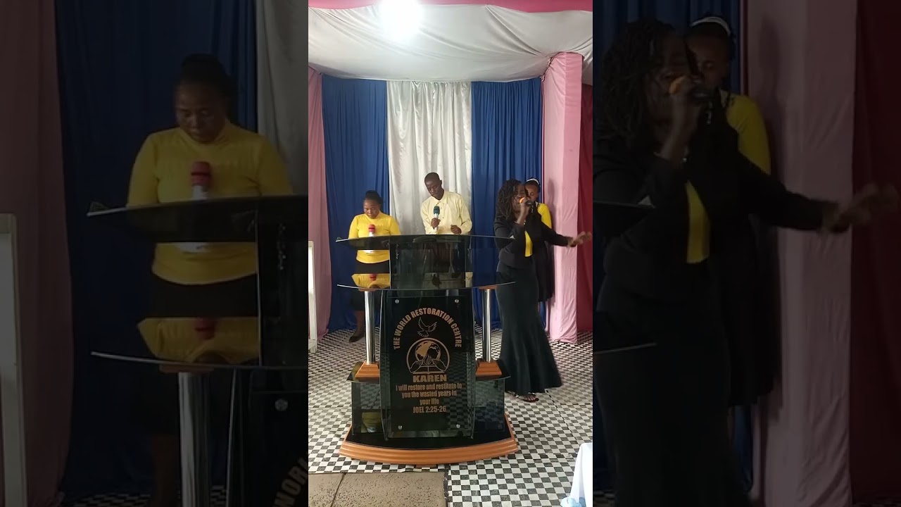 PRAISE AND WORSHIP MOMENT 