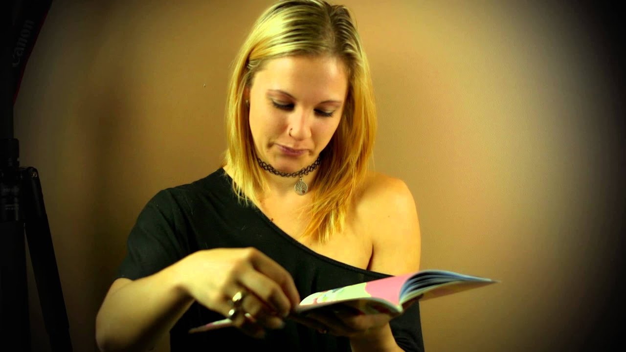 Чтение книг ASMR — Тихая речь — Перелистывание страниц
