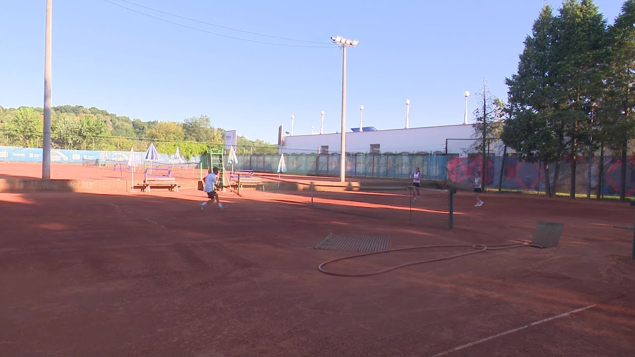 DOBOJ: U Teniskom klubu Doboj stvaraju nove šampione (VIDEO)