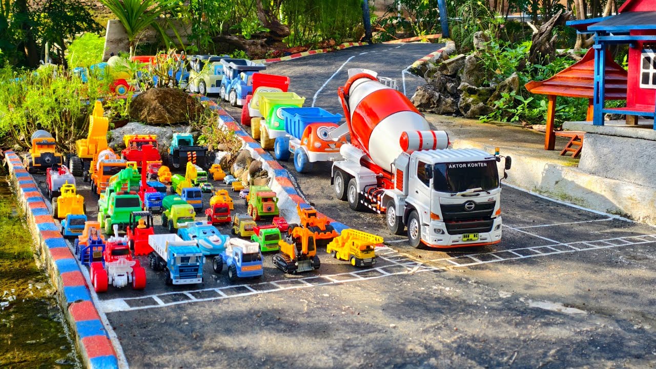 MAIN RC Mobil Truk Molen Panjang Bongkar Mobil Mobilan Truk Molen, Forklift, Buldoser, Truk Tambang 