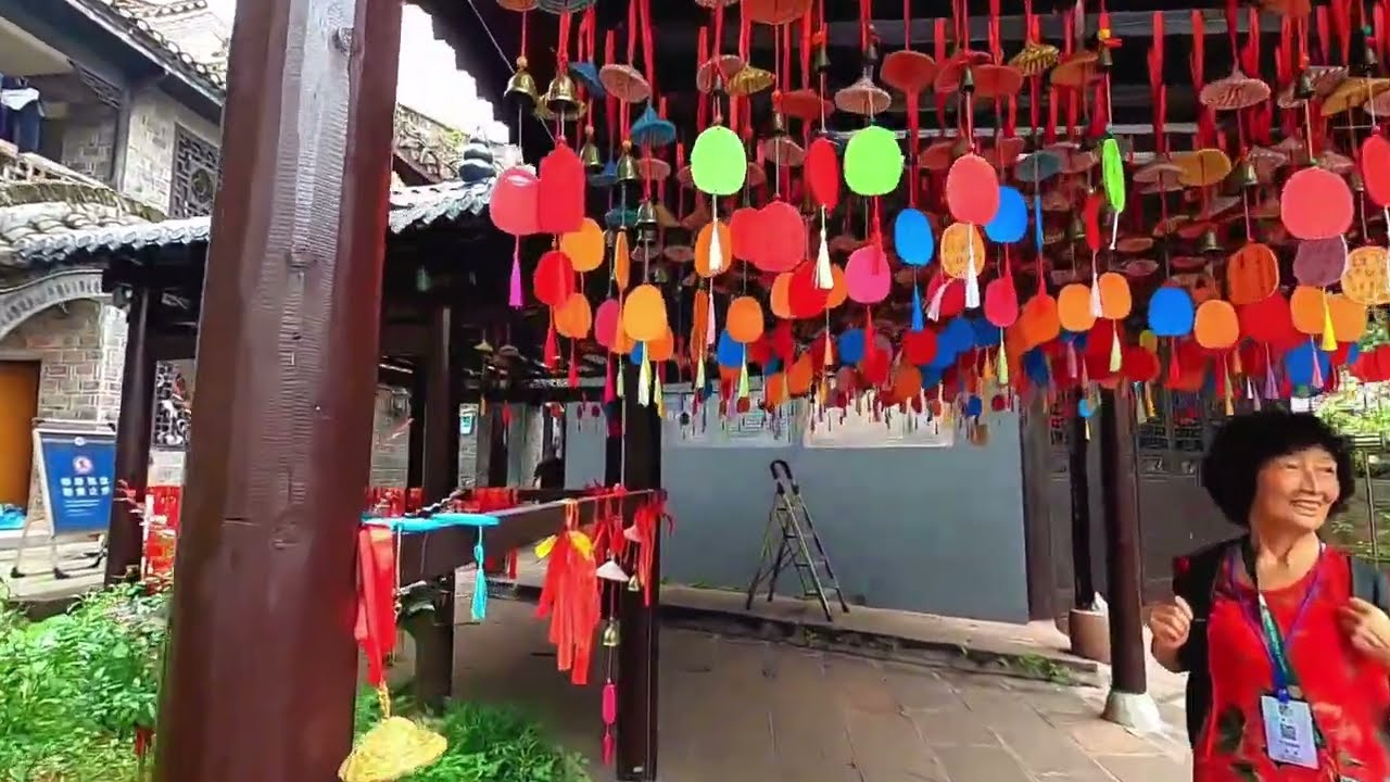 旅行日記 湘西5,鳳凰古城之 萬壽宮,黃永玉藝術館,東關門 武侯祠, 田氏宗祠,玉氏山房 虹橋藝術館 迎曦門 萬名塔 風橋 霧橋