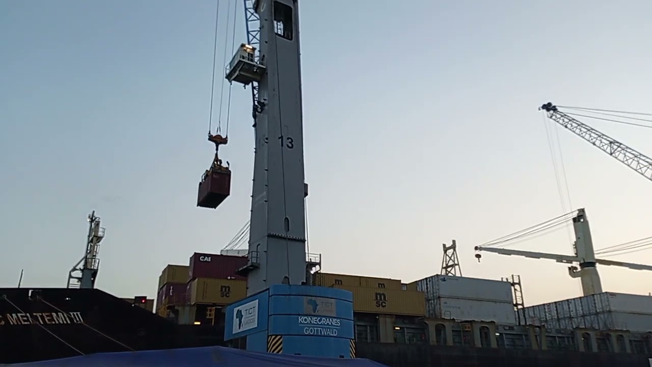 #seaport #operation #container #shipping 