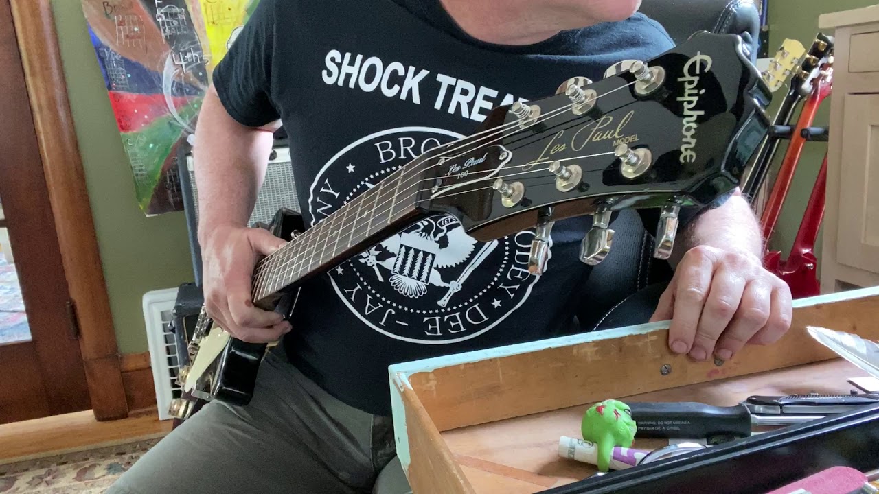 Inspecting a Used Epiphone Les Paul  100
