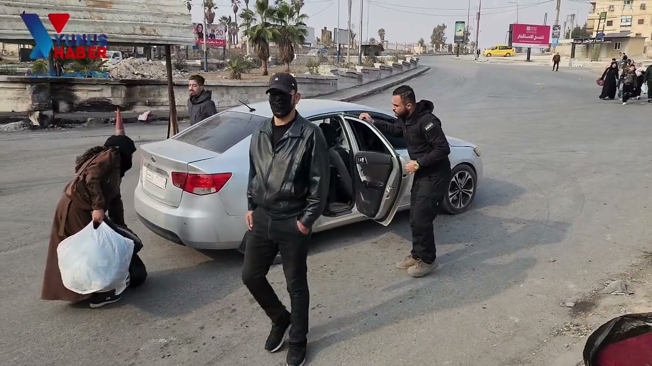 حركة نزوح للمدنيين منذ الصباح تشهده أحياء الأشرفية والشيخ مقصود الواقعة تحت سيطرة #قسد .