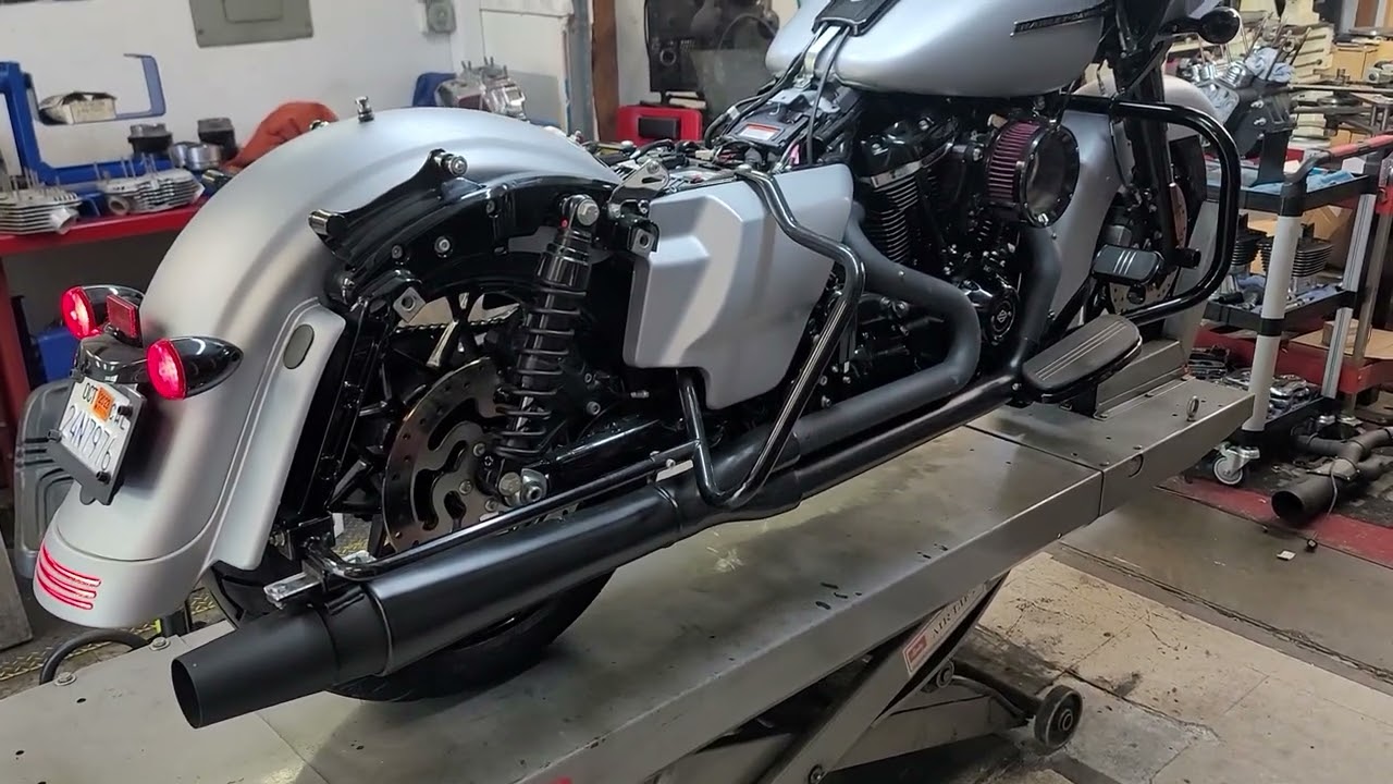 150 hp 117ci M8 at idle..