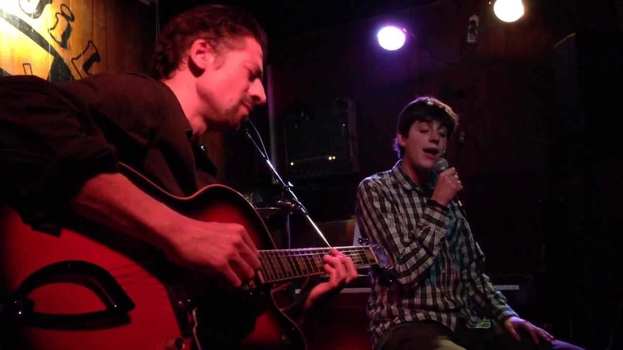 Salvador Sobral & Balta Bordoy - I Wonder Who's Kissing Her Now (Howard/Orlob/HoughAdams)