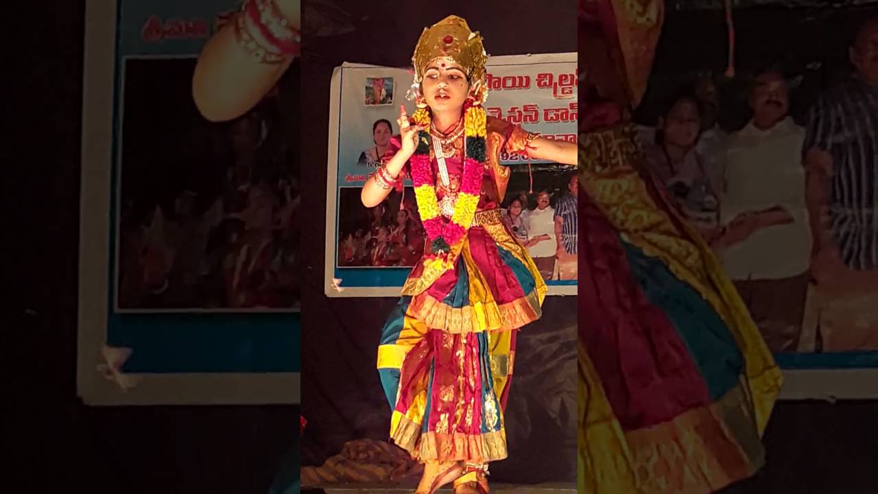 Naveena kumpatla dance for Akhilandeswari song