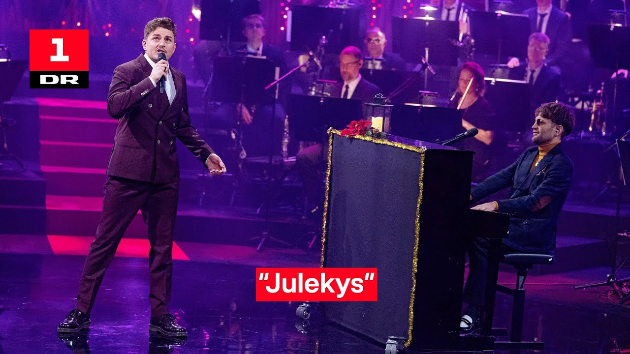 Fyr og Flamme - Julekys (LIVE) | DR's store Juleshow | DR1