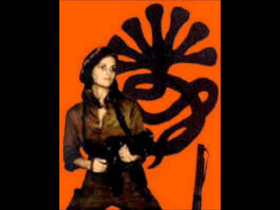Kalashnikov-Patricia ama il cobra a sette teste