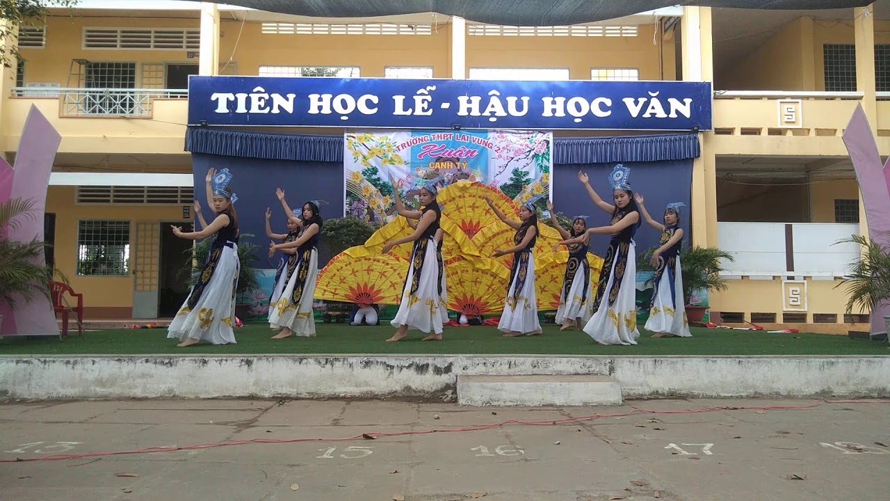 Múa Hồn thiêng Đất Việt - Tập thể khối 12- Trường THPT Lai Vung 2