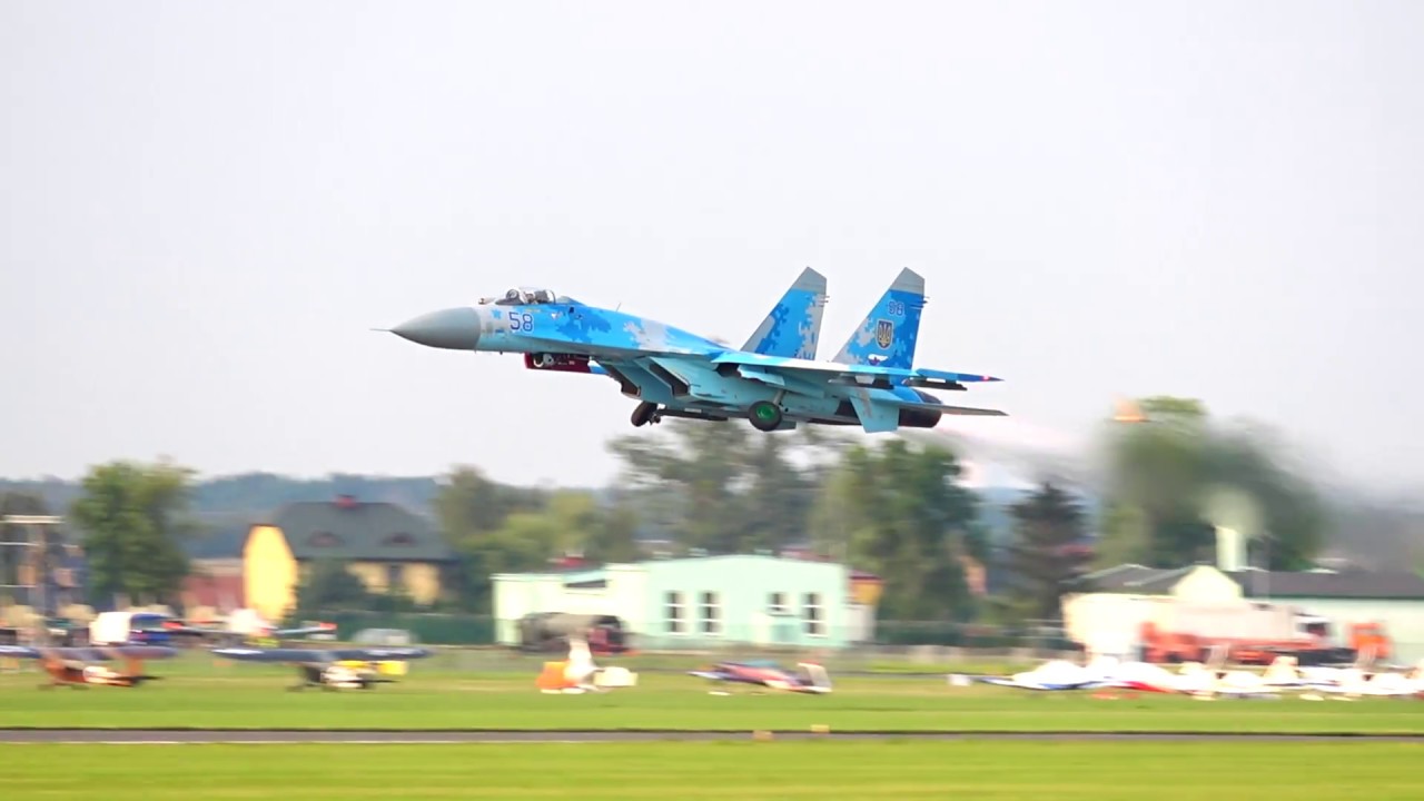 Su-27 Flanker (Trening - Air Show Radom 2017)