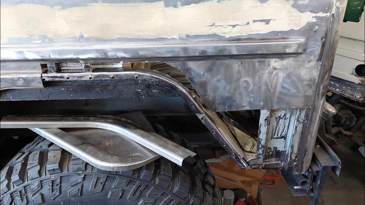 More cut on the body of the Volvo C202/The Black Sheep project ep.38
