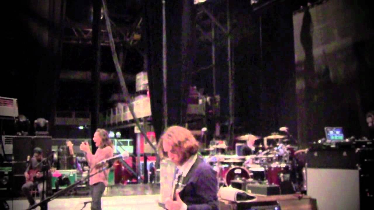 Incubus - Surface To Air Soundcheck