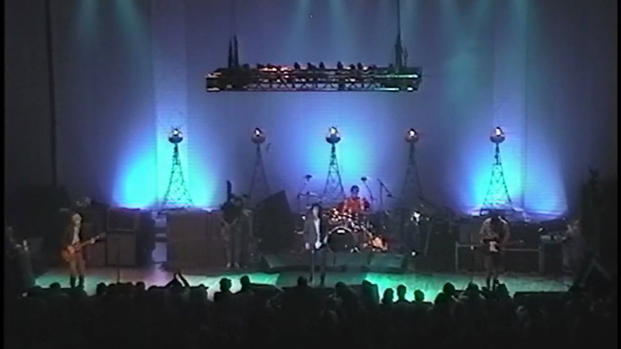 Pearl Jam- Given To Fly (D.C. '98) HD