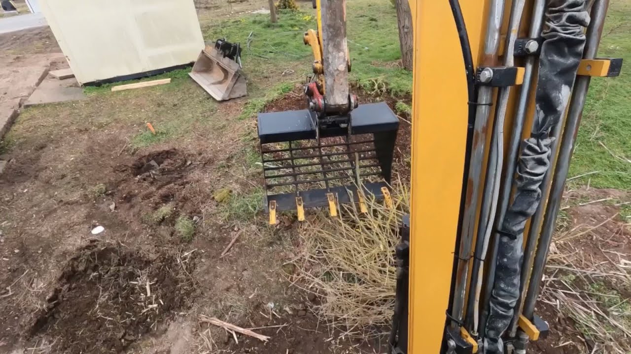 Třídění zeminy  a terénní úpravy | Sorting soil and landscaping | Сортування ґрунту та озеленення