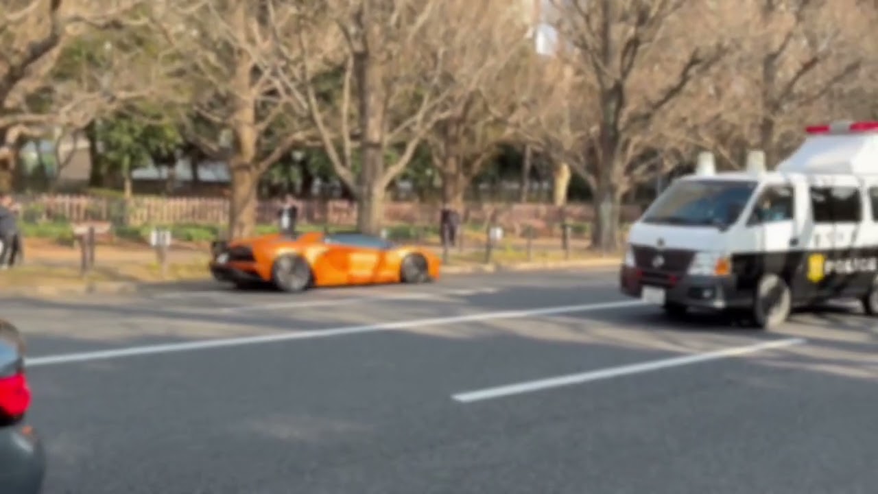 都内を走るスーパーカー　#ランボルギーニアヴェンタドール 