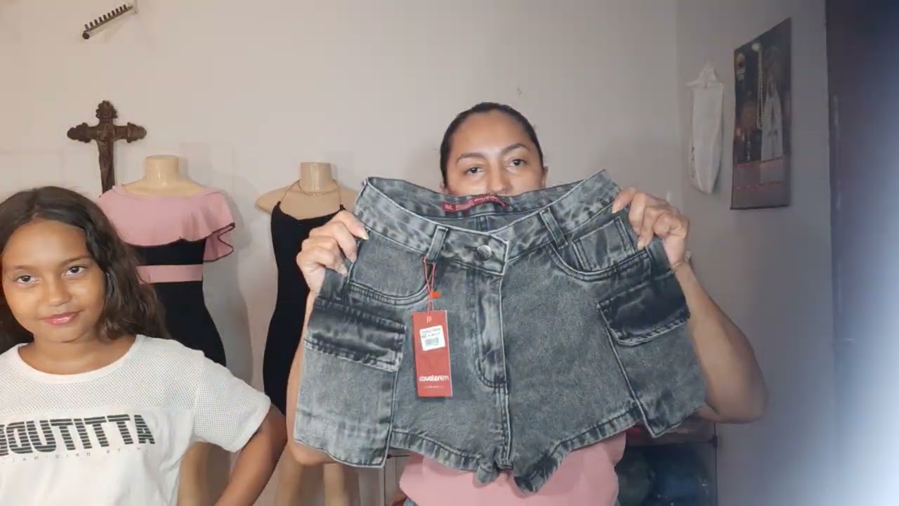 Mostrando jeans indicando fornecedor