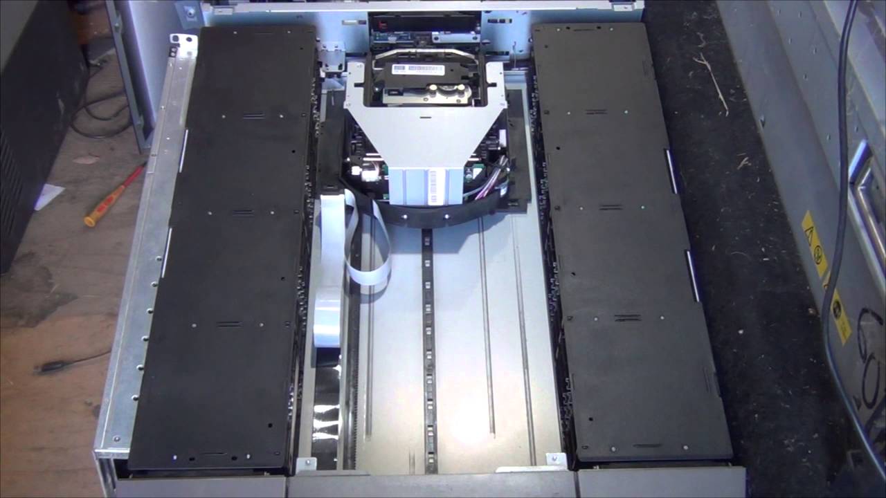 TL2000 Tape Library Robotics in action