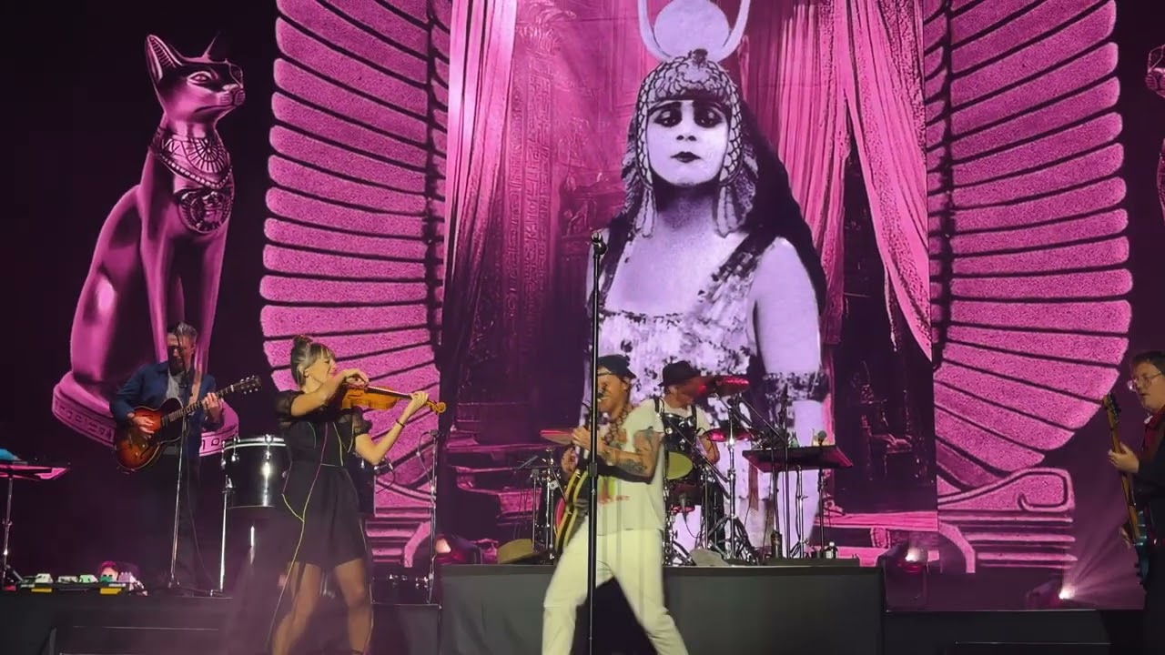 The Lumineers - Cleopatra (Live from Delhi 2026)