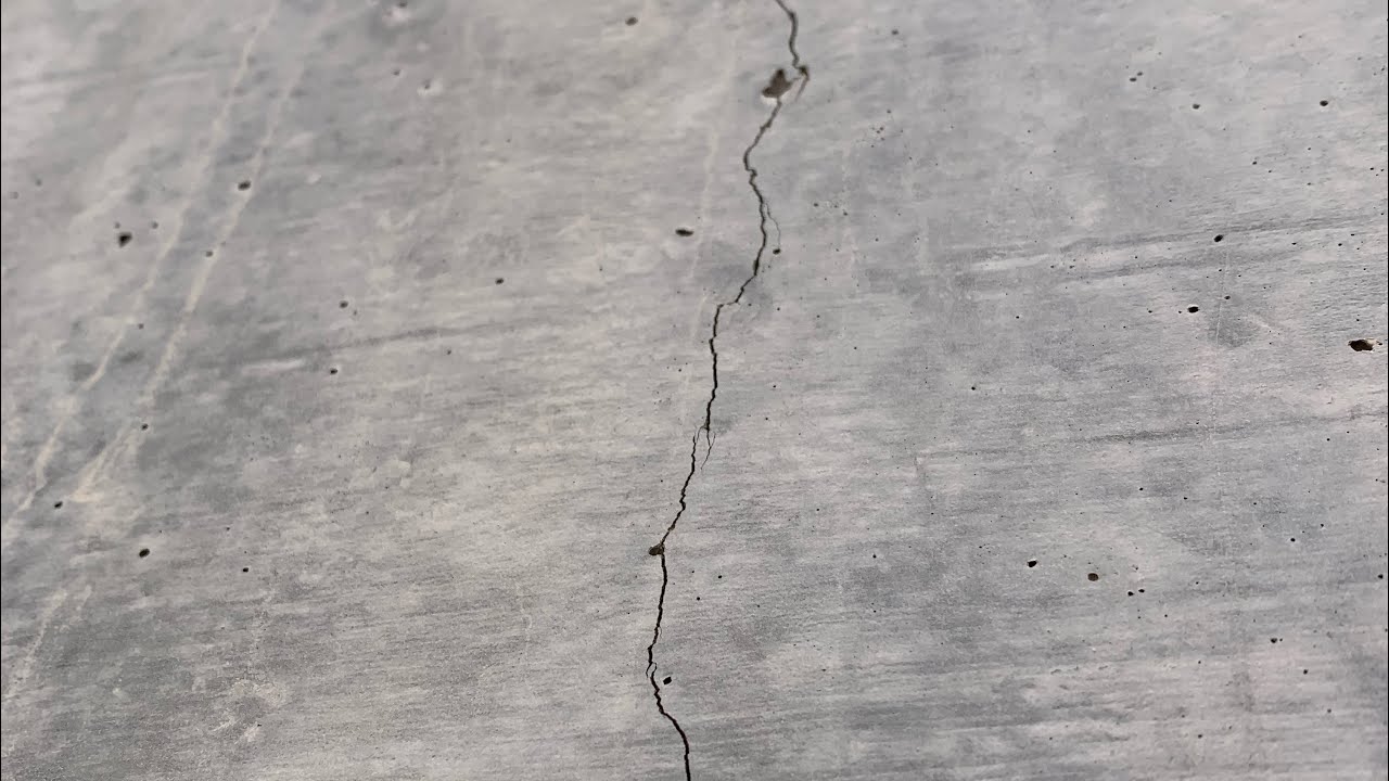 لماذا تحدث شروخ  في الجدران الخرسانية للأقبية ؟ وكيف نتجنبها ؟