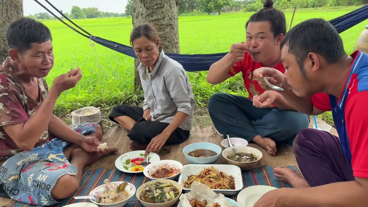 กินข้าวที่ทุ่งนากับพ่อปู่แม่ย่าเมนูแซ่บๆแบบง่ายๆของครอบครัว