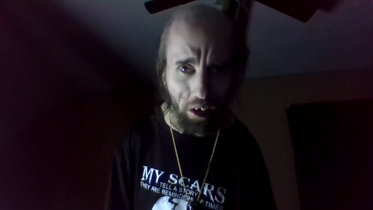 Cyraxx live on YT. 