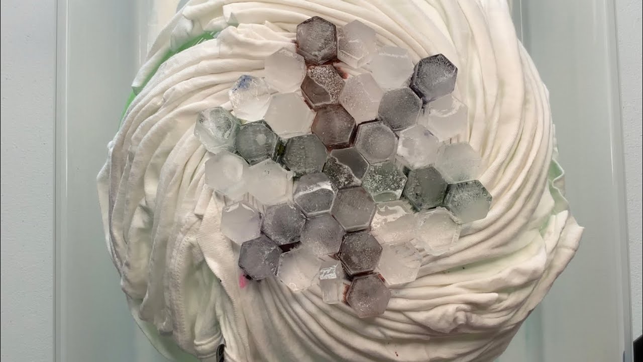 Tie-Dye Designs: Colander Gravity Spiral DUI (Dye Under Ice)