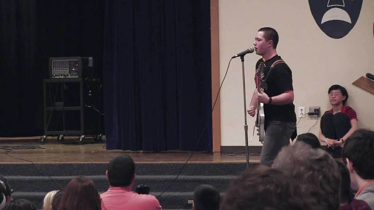 Gabe Garrison's Band plays Seven Nation Army and Rock n Roll