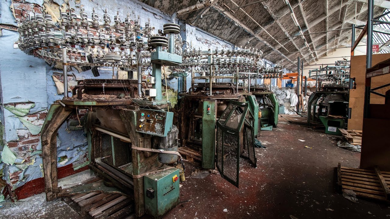 Exploring an Abandoned Fabric Mill Full of Machines