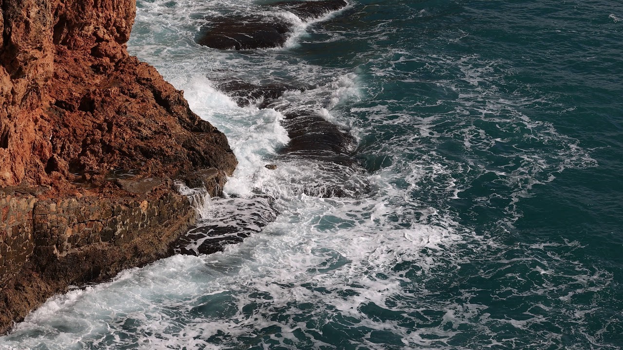 Relaxing Ocean Waves Crashing on Rocks - 4K Slow motion - free stock video/footage