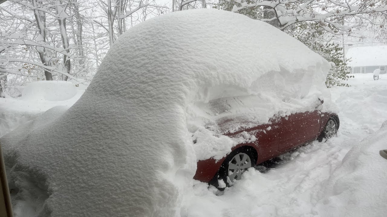 Record Breaking Lake Effect Snowstorm In Buffalo, New York