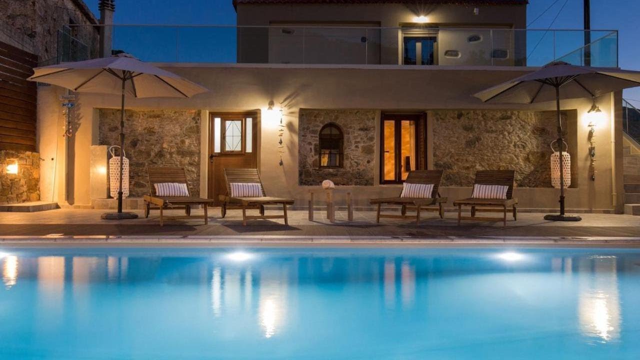 Tzouganos Villa, Sfin&aacute;rion, Greece