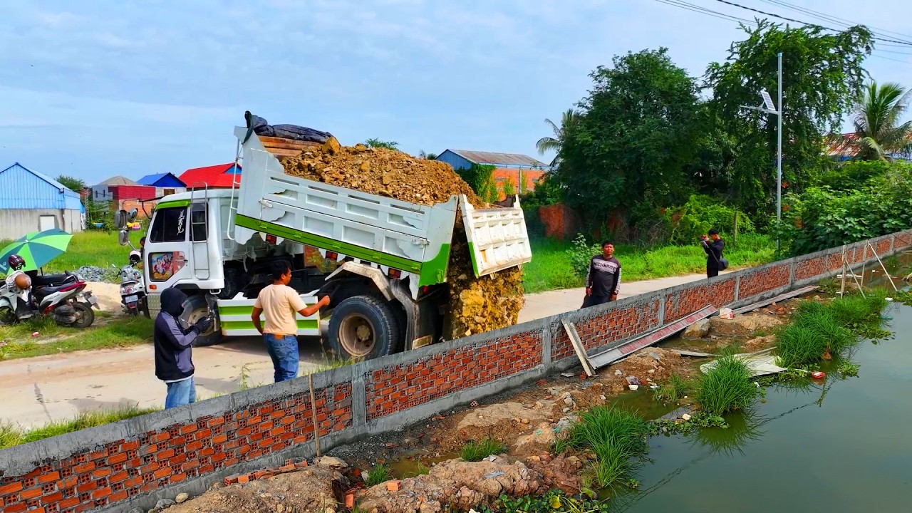 The first Dump Truck, Bulldozer MITSUBISHI BD2F, Full Processing Filling Up The Land