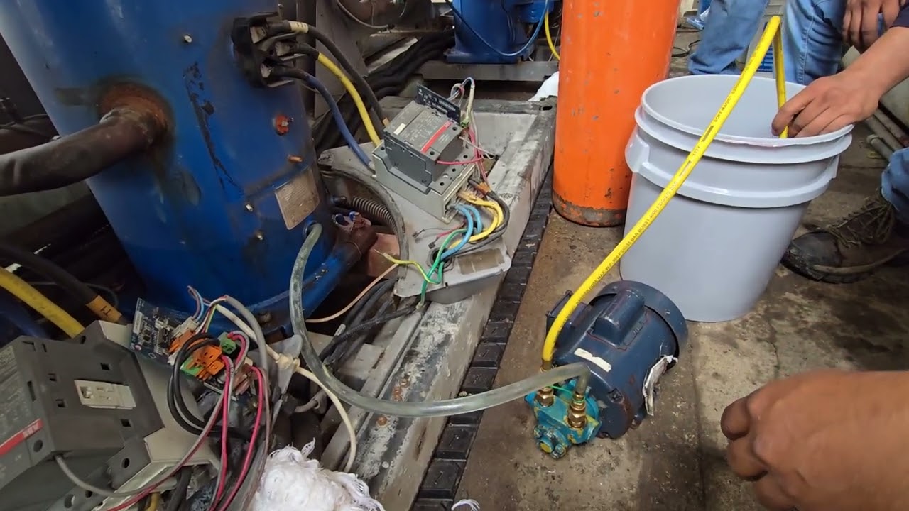 1 forma  de cambiar el aceite de un sistema de refrigeración a un chiller Carrier 