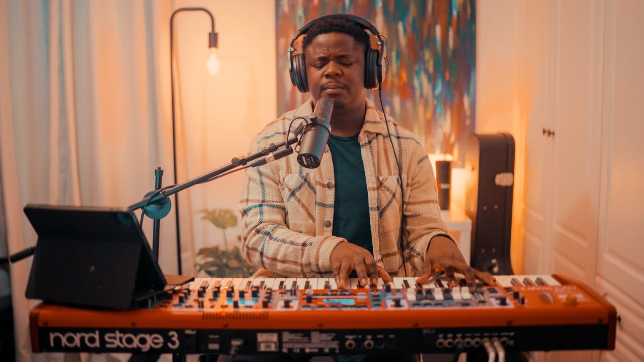 Folabi Nuel - AWAY FROM THE NOISE | Worship Moment