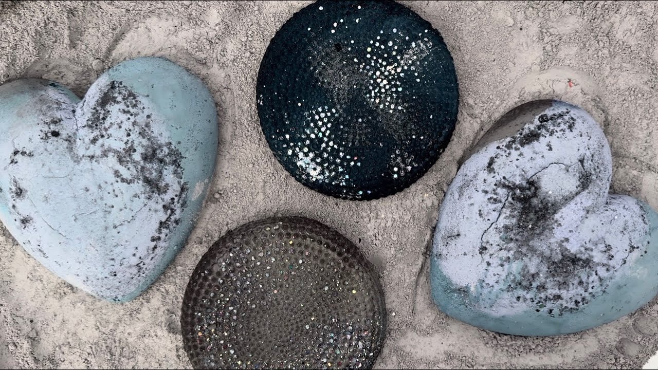 Muted blues and grays for your Monday!🫶🏽
