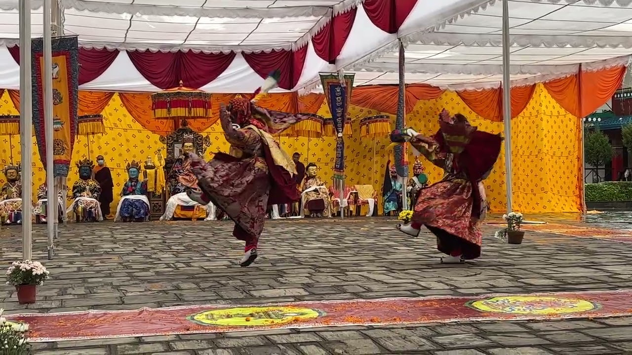 གུ་རུ་རྡོ་རྗེ་གྲོ་ལོད།