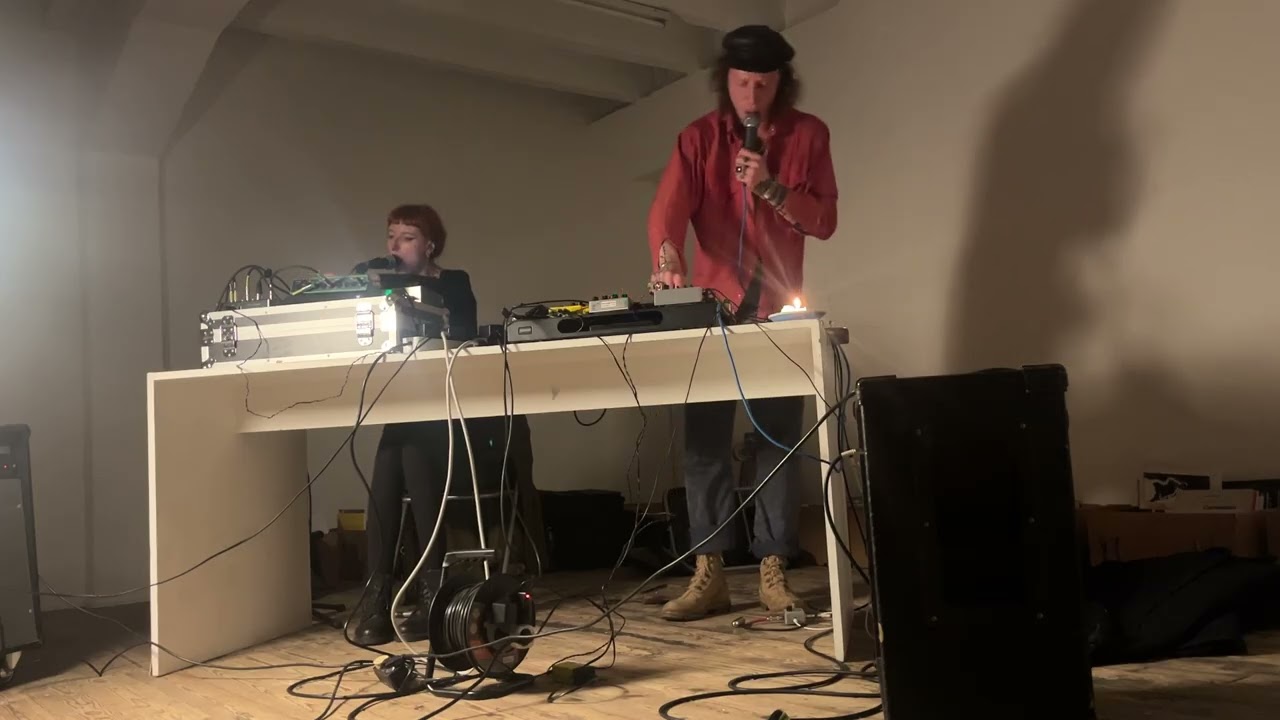 Howling Mystics live at Binz39