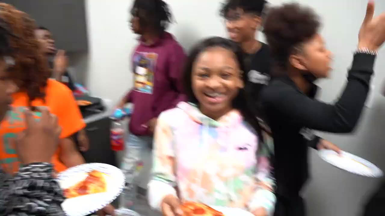 WOO BROKE THE WAREHOUSE PS5!!