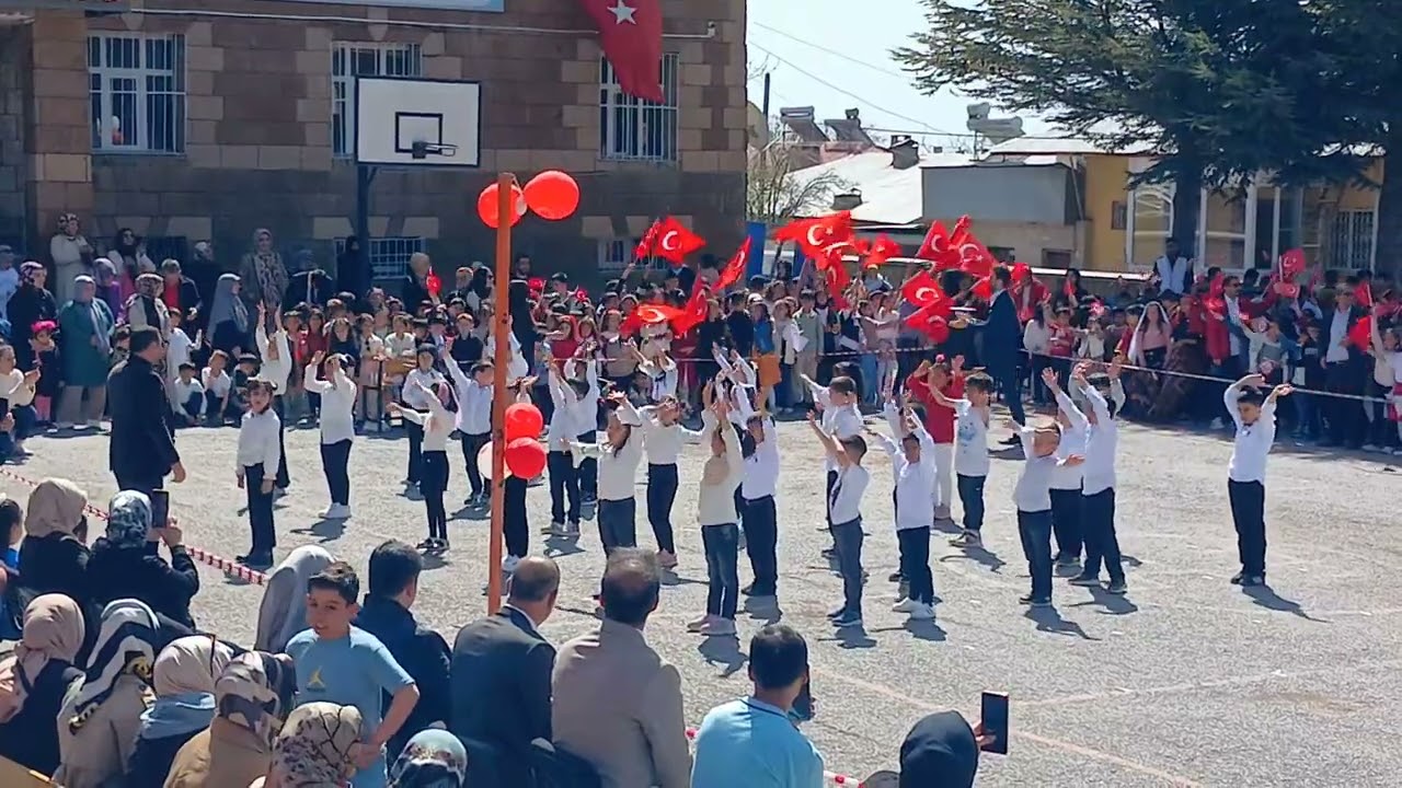 Ergezen ilköğretim okulu  2025 yılı , 23 Nisan etkinliği   Bitlis / Ahlat