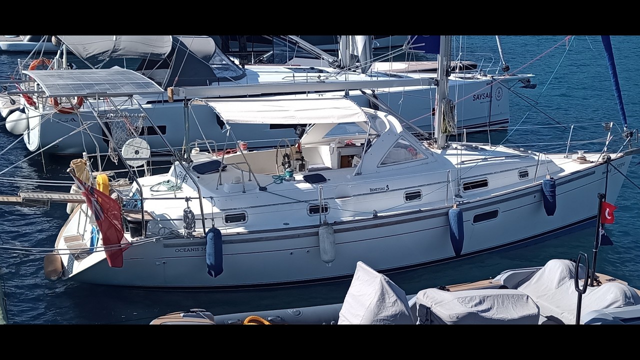 Beneteau Oceanis 36 CC: Maximizing Space and Comfort Under 40 Feet