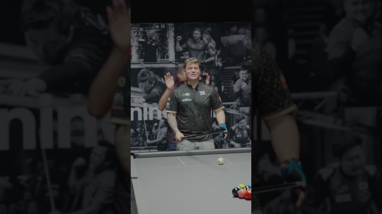 How fast can JONAS SOUTO clear the table?!