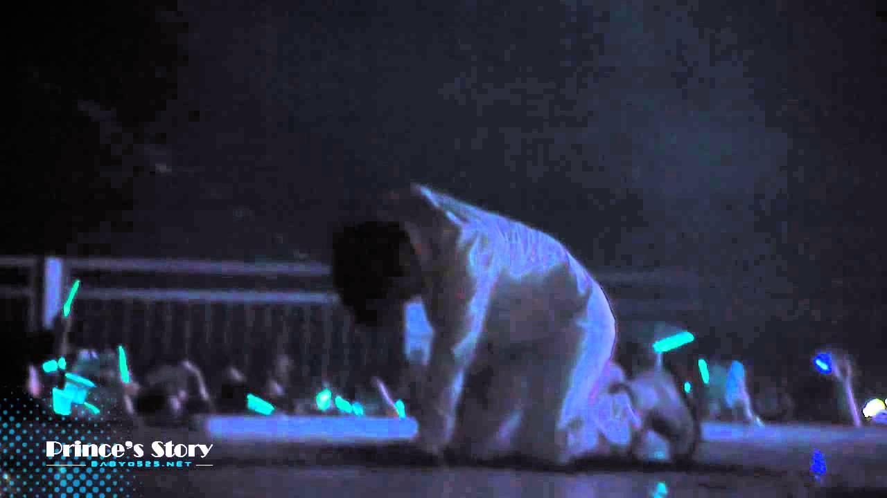[FANCAM]121027 SHINee World II in HK Jonghyun Y Si Fuera Ella