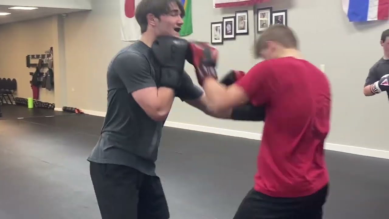 🔥 Caleb Robinson Spars Lyndon & Curtiss &ndash; Two Tough Rounds in One Night! 🔥